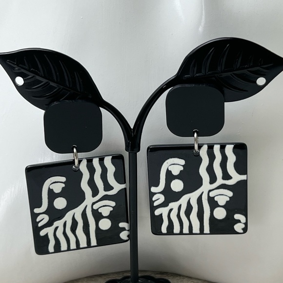 Retro Black & White Dangle Earrings -Artistic Unique Trendy Square Earrings - Picture 4 of 17